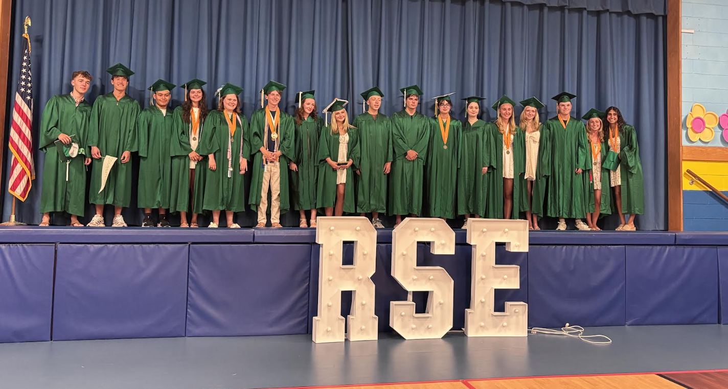RSE Alumni Return Home for Senior Walk