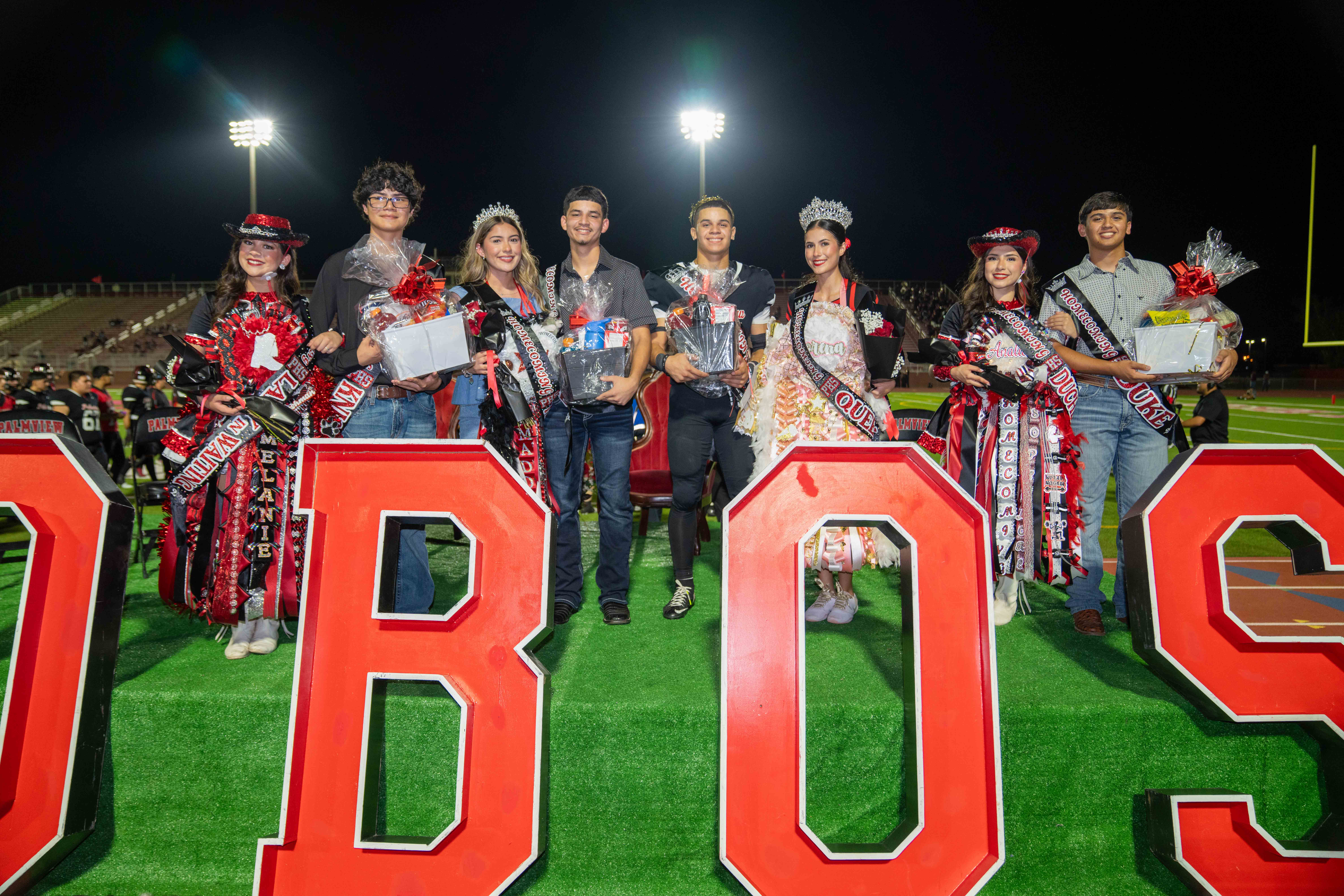 🐺🏈 HOMECOMING UNDER THE FRIDAY NIGHT LIGHTS! ❤️✨