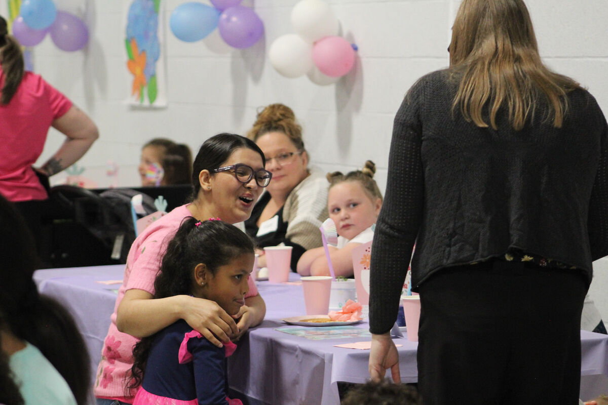 VRES Kindergarten Hosts Mother’s Day Tea