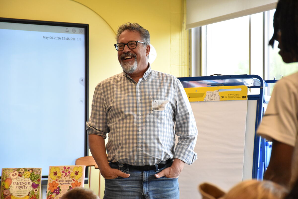 WATCH NOW: Visiting illustrator brings artistic acumen to Avon Elementary 