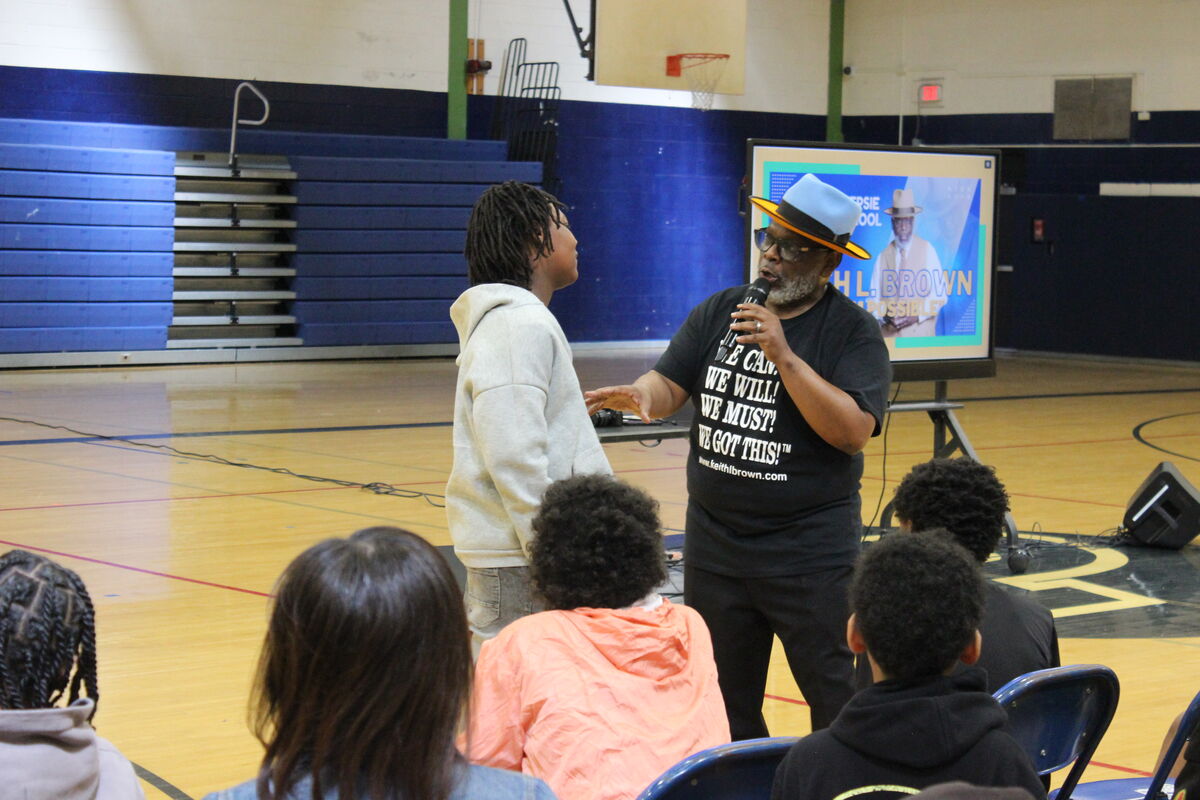 'Mr. I'm Possible' motivates Poughkeepsie Middle School students; free parent workshop at PMS this evening