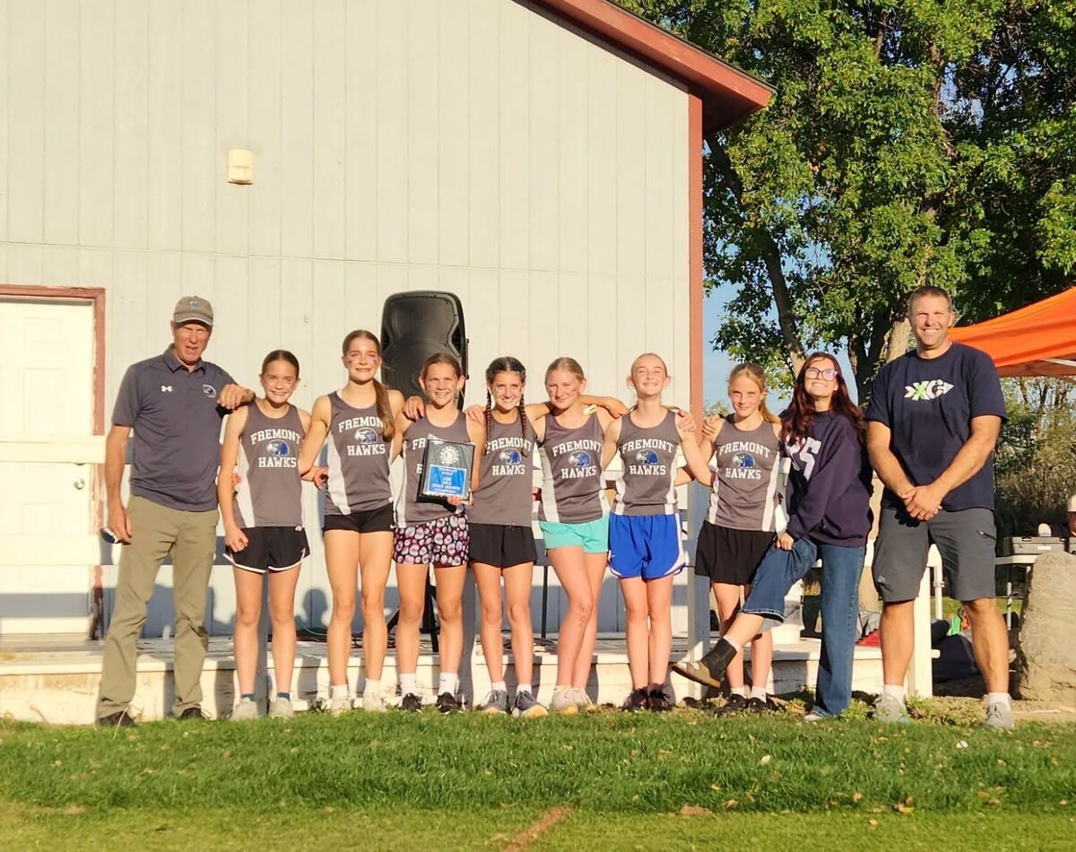 Middle School Cross Country Teams Excel 