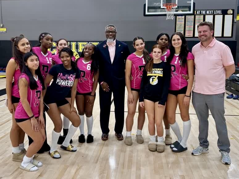 Girls volleyball and National Honor Society raise $600 at Pink Out