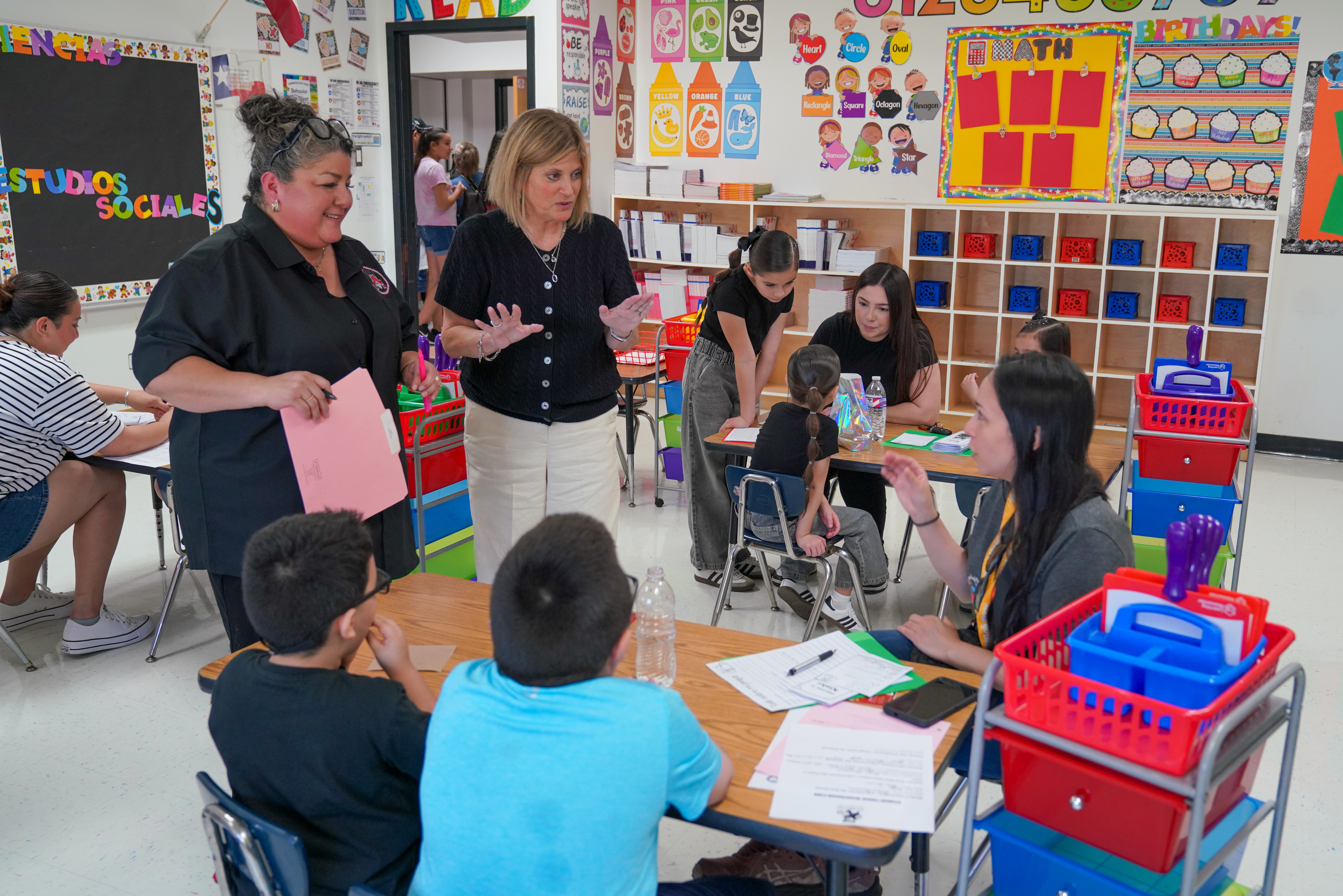 🍎✏️ Our elementary schools were buzzing with excitement last night!