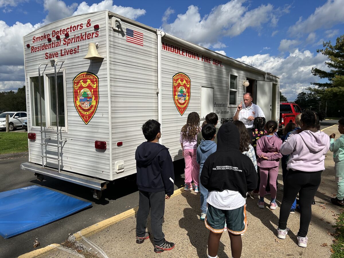 MFD Smoke Trailer visits Snow School 