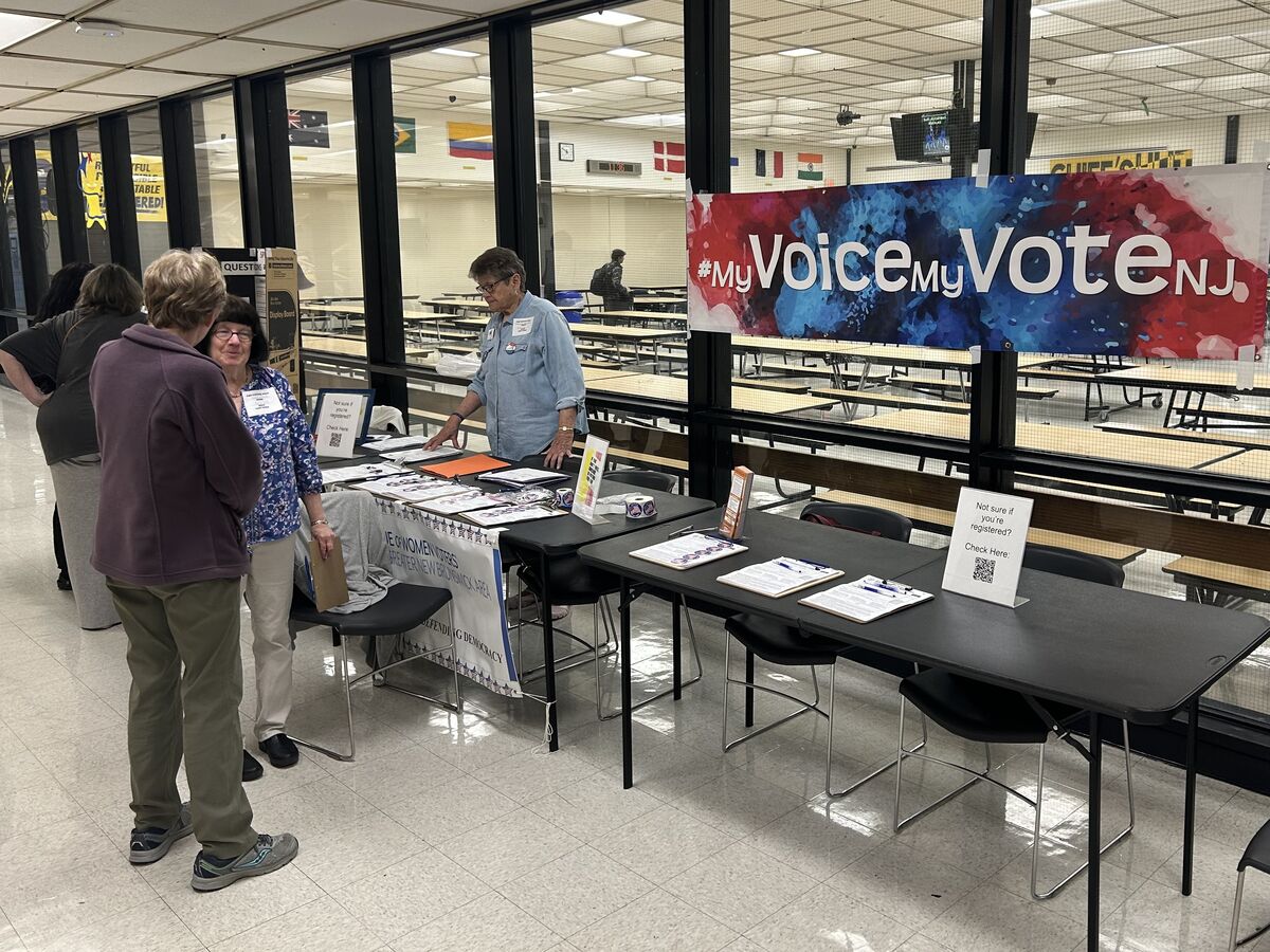 PHS voter drive registers 85 students to participate in democracy