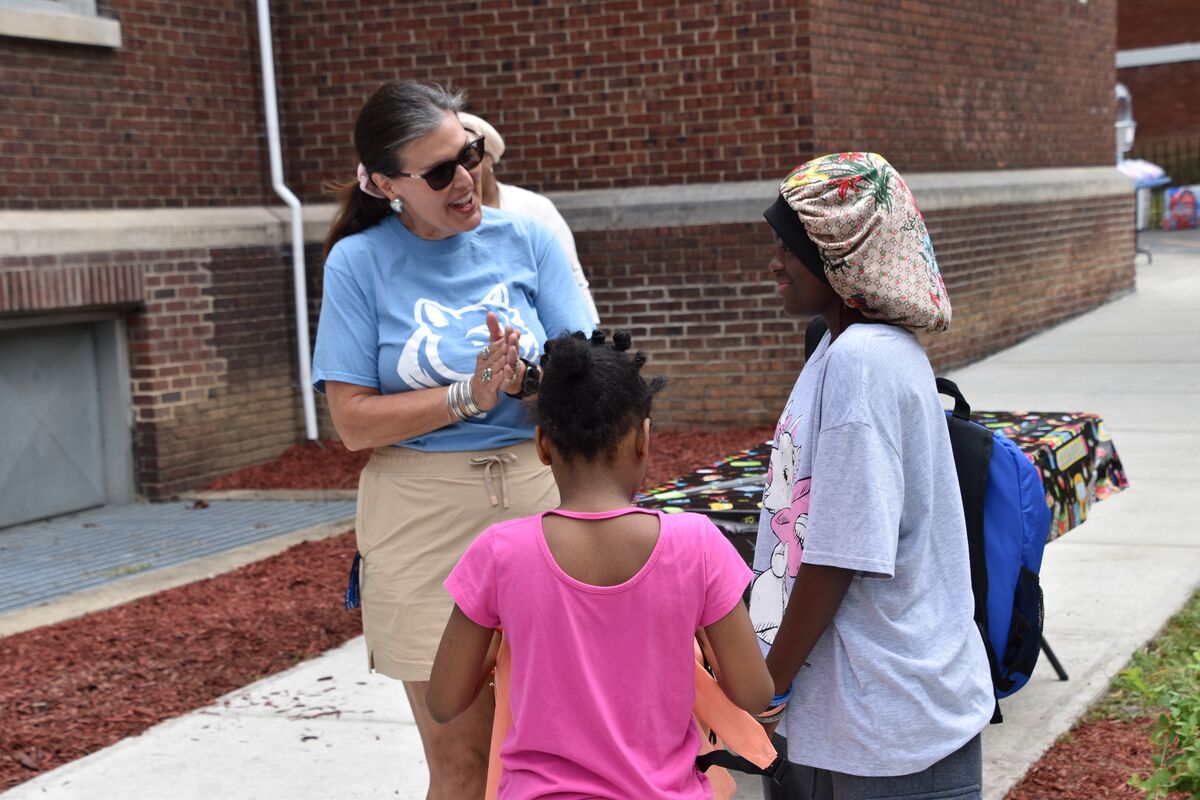 Clinton orientation party filled with fun, food, information