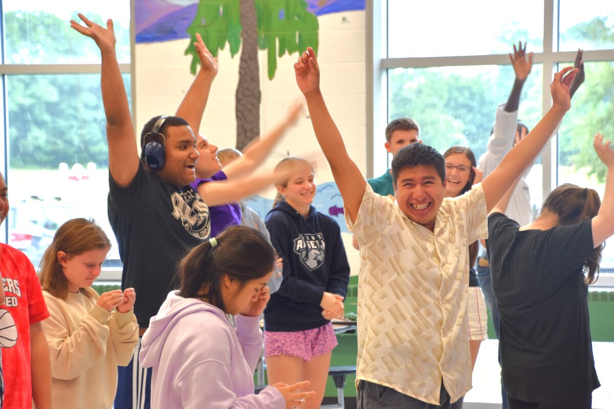 FLEX and PEACCE students show off skills at year-ending talent show