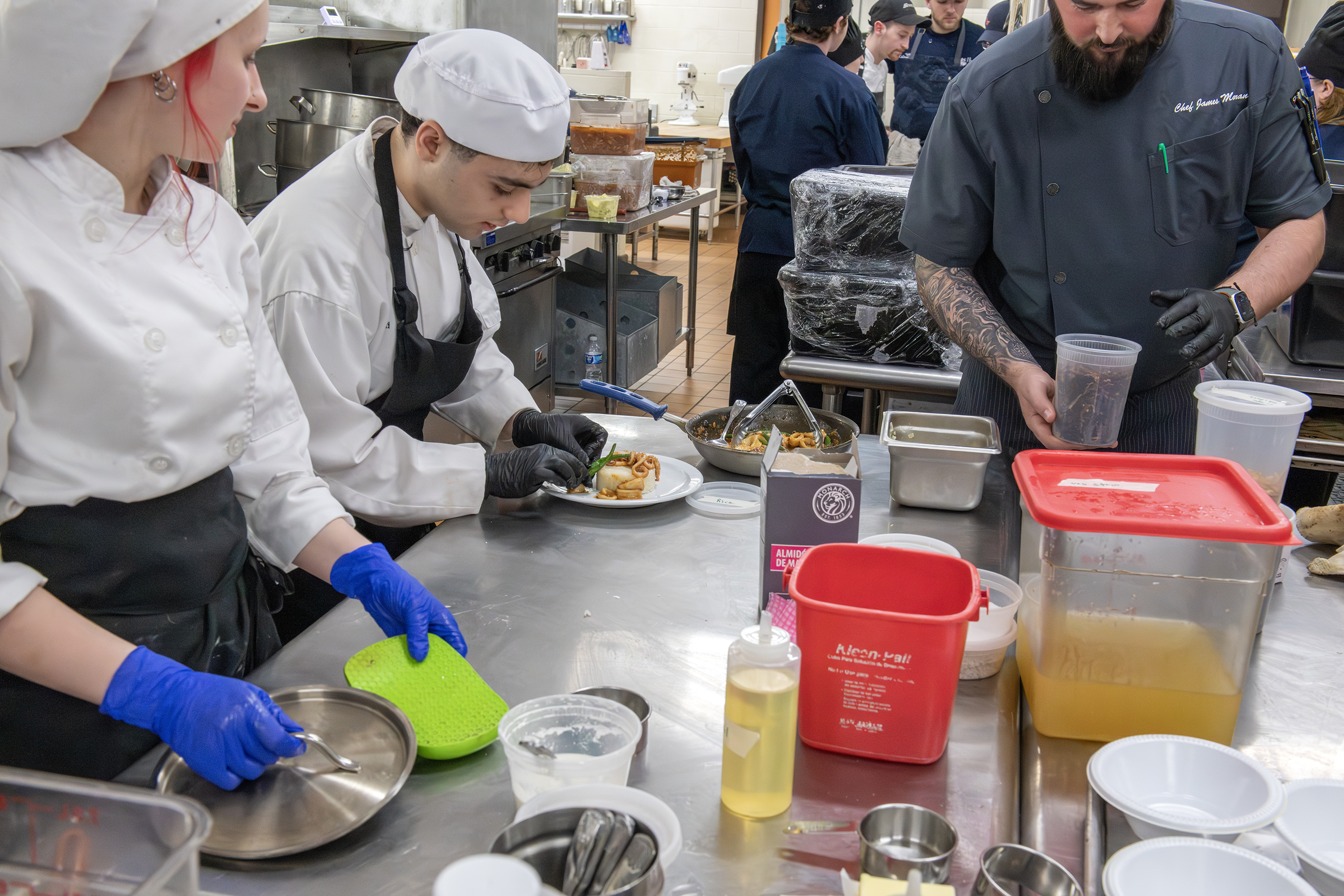 Aeona Lahousse and Raffi Mnatsakanian holding their awards.