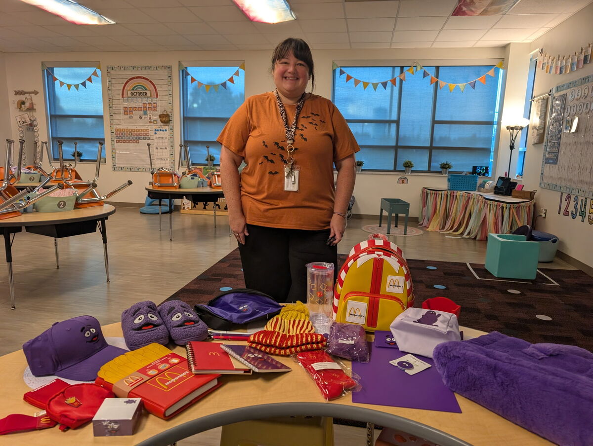 Woodridge Elementary’s Kim Zeiner Recognized for Going Above and Beyond