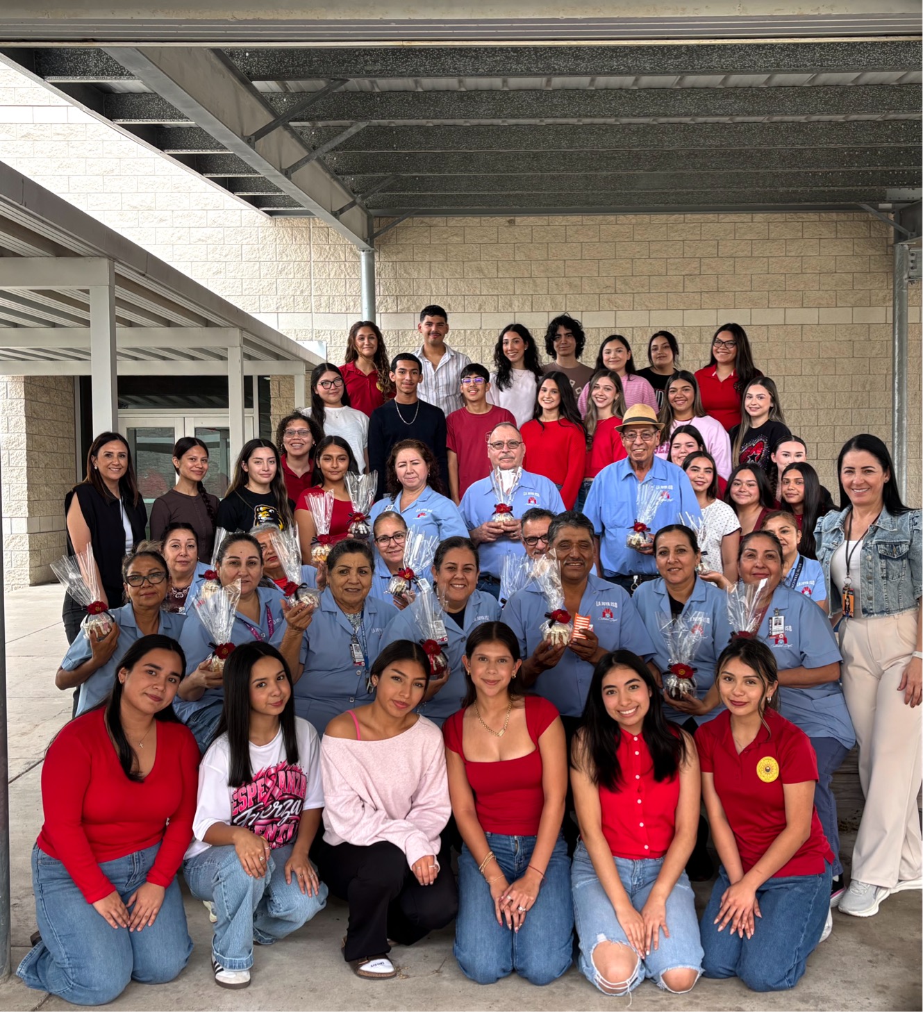 ❤️ ¡Gracias de Corazón! Sociedad Honoraria Hispánica Celebrates Our Custodians 🌹