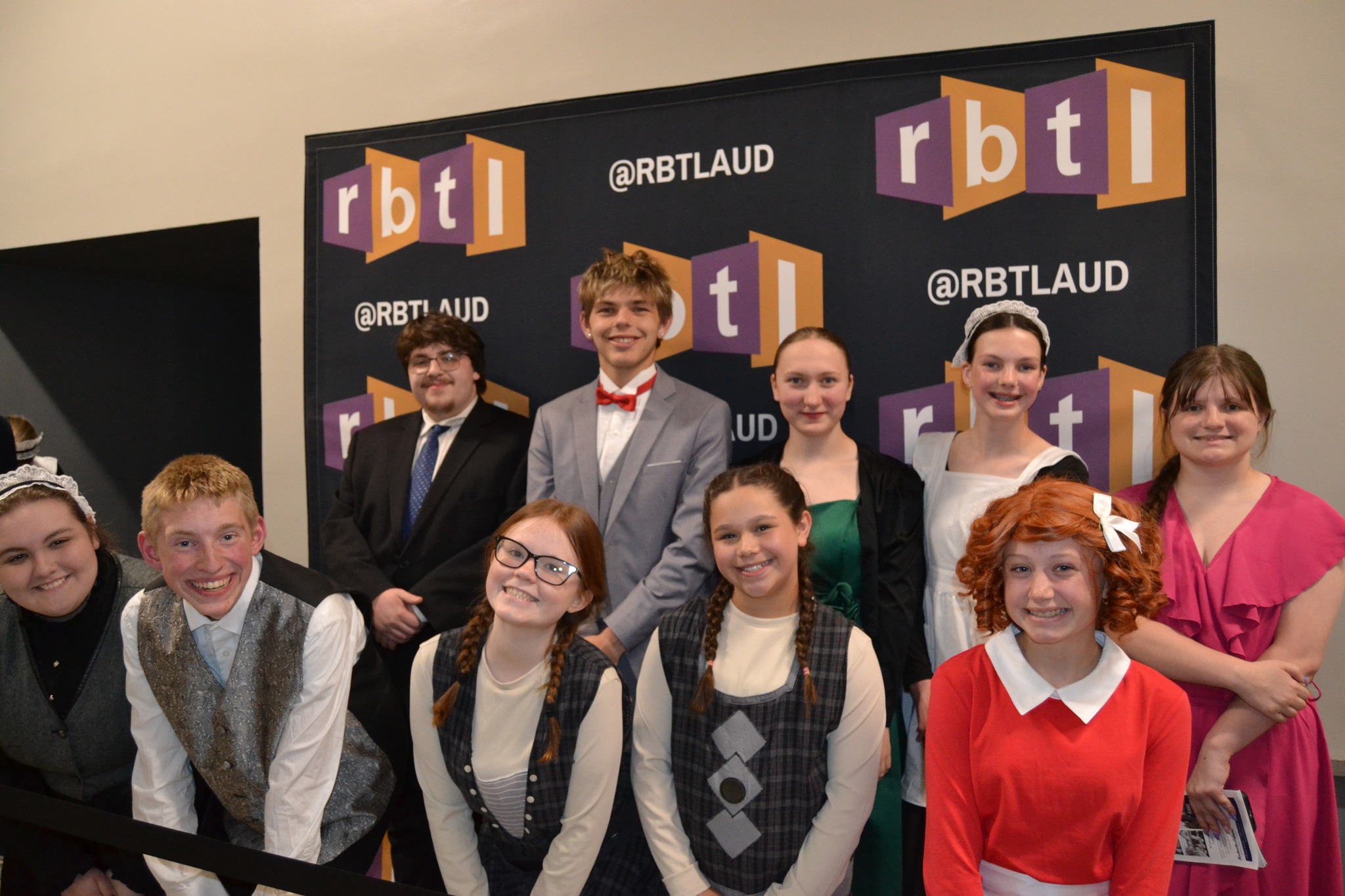 'Annie' cast, crew recognized at 'Stars of Tomorrow' ceremony 