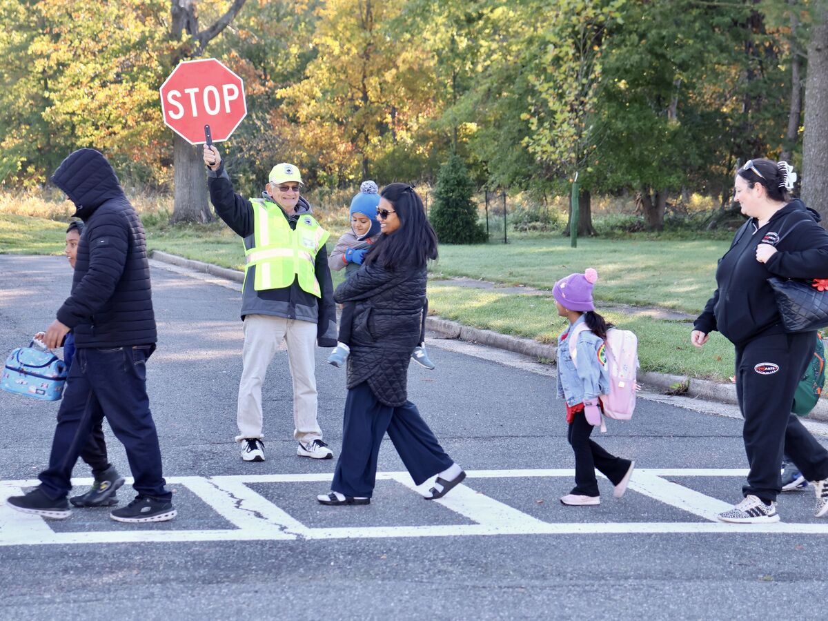 Sunshine and smiles for Walk Your Child to School Day
