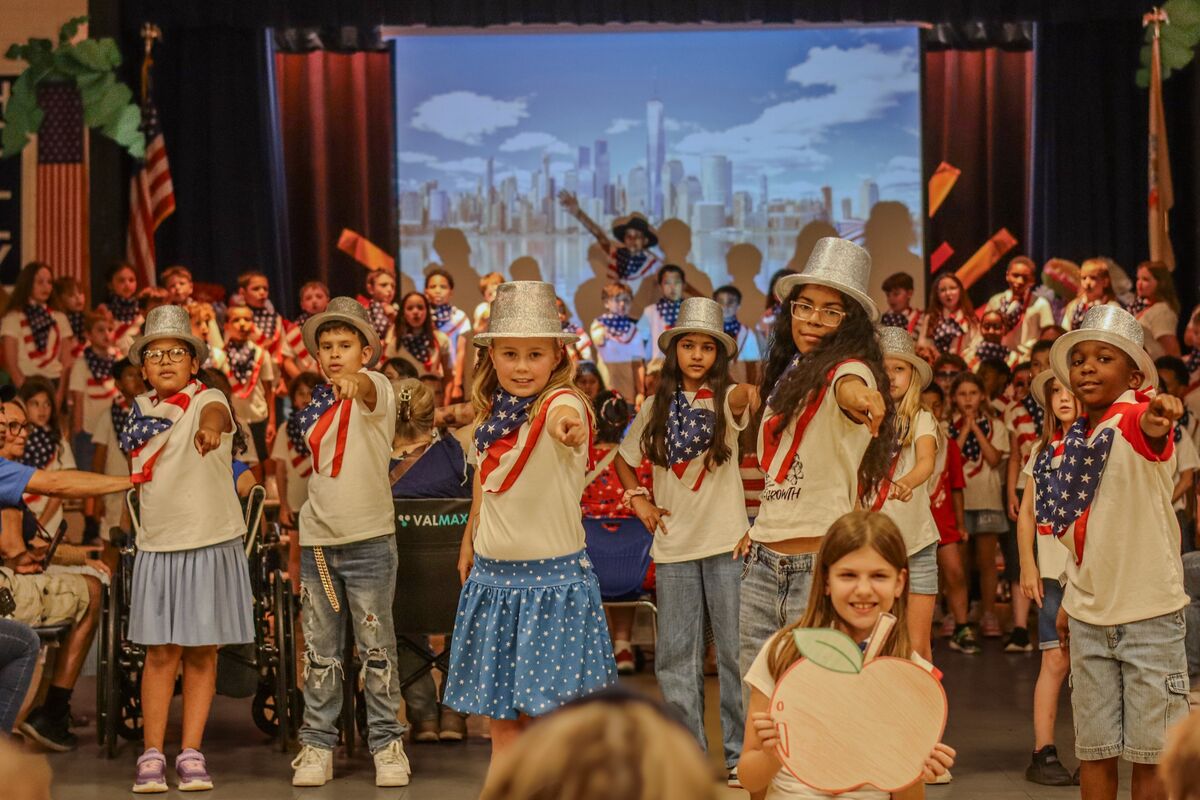 Holy Glen 3rd Graders Bring the Regions of the United States to Life