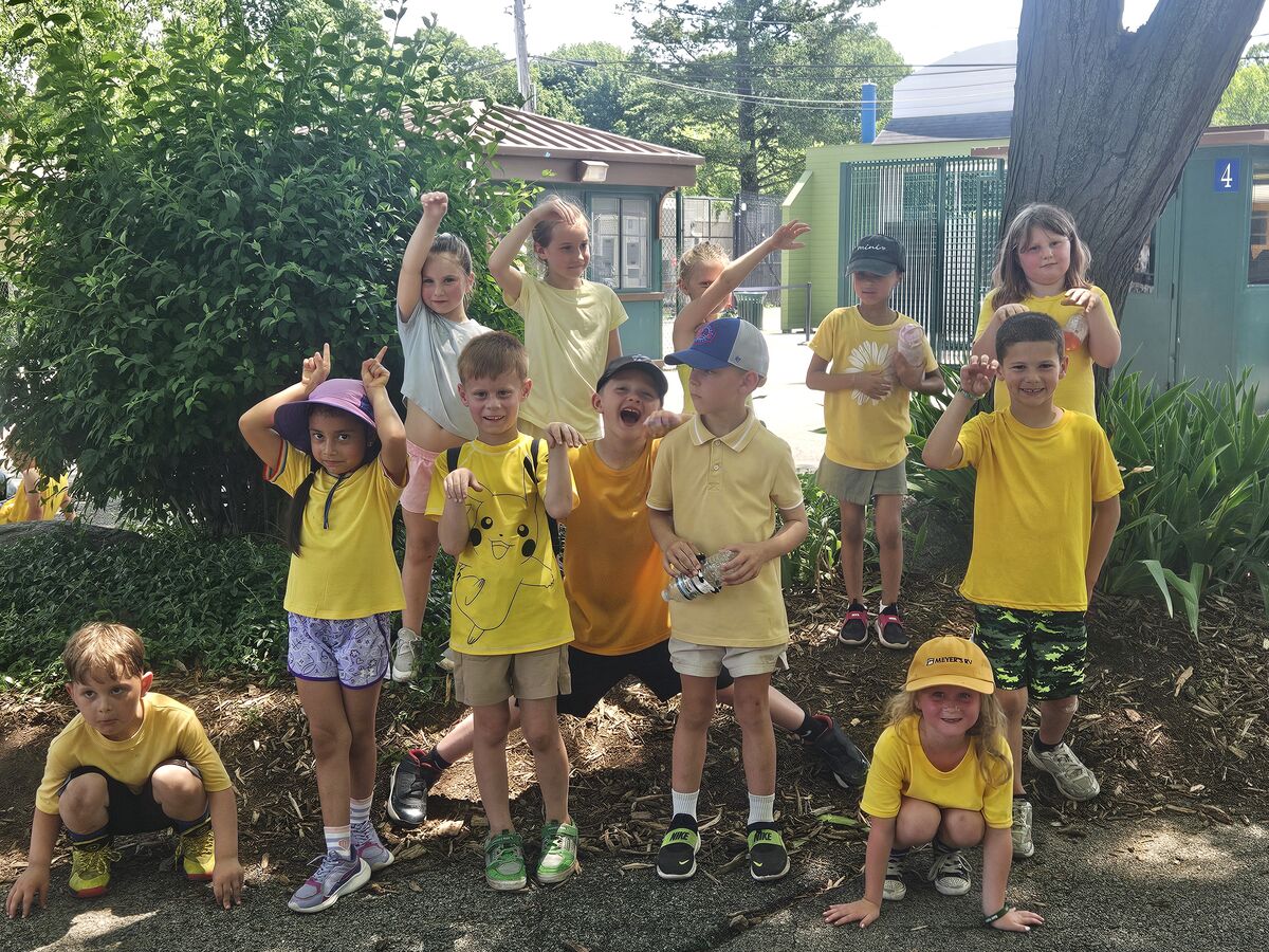 1st graders get wild at Seneca Park Zoo