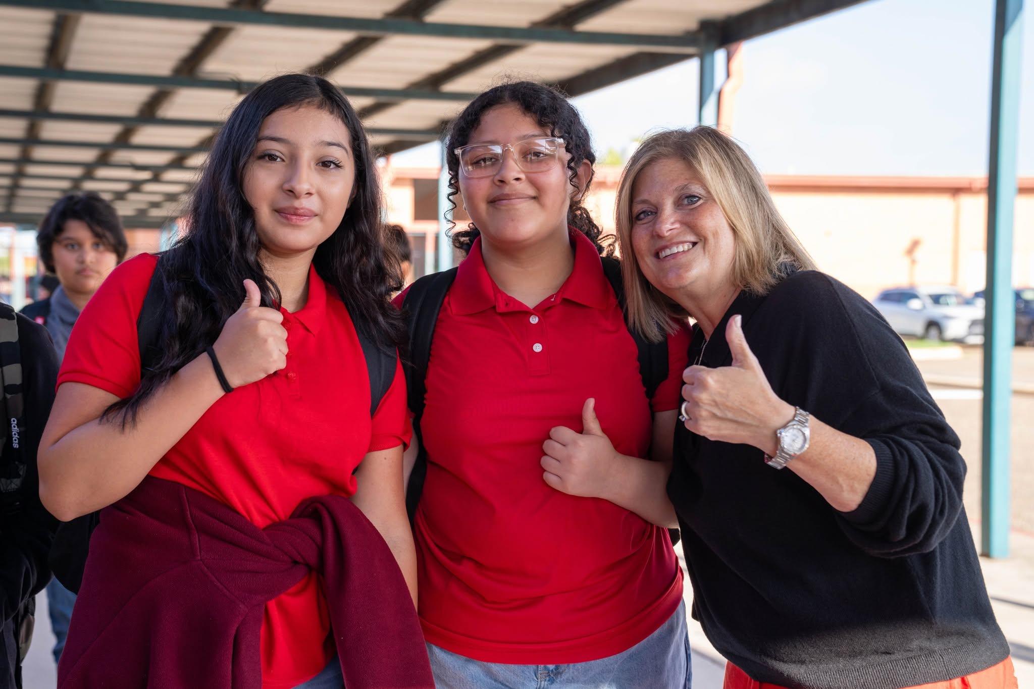 🎒📚 THE FIRST DAY IS IN THE BOOKS! ✨