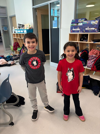 Kindergarten students showing Hardy pride. 