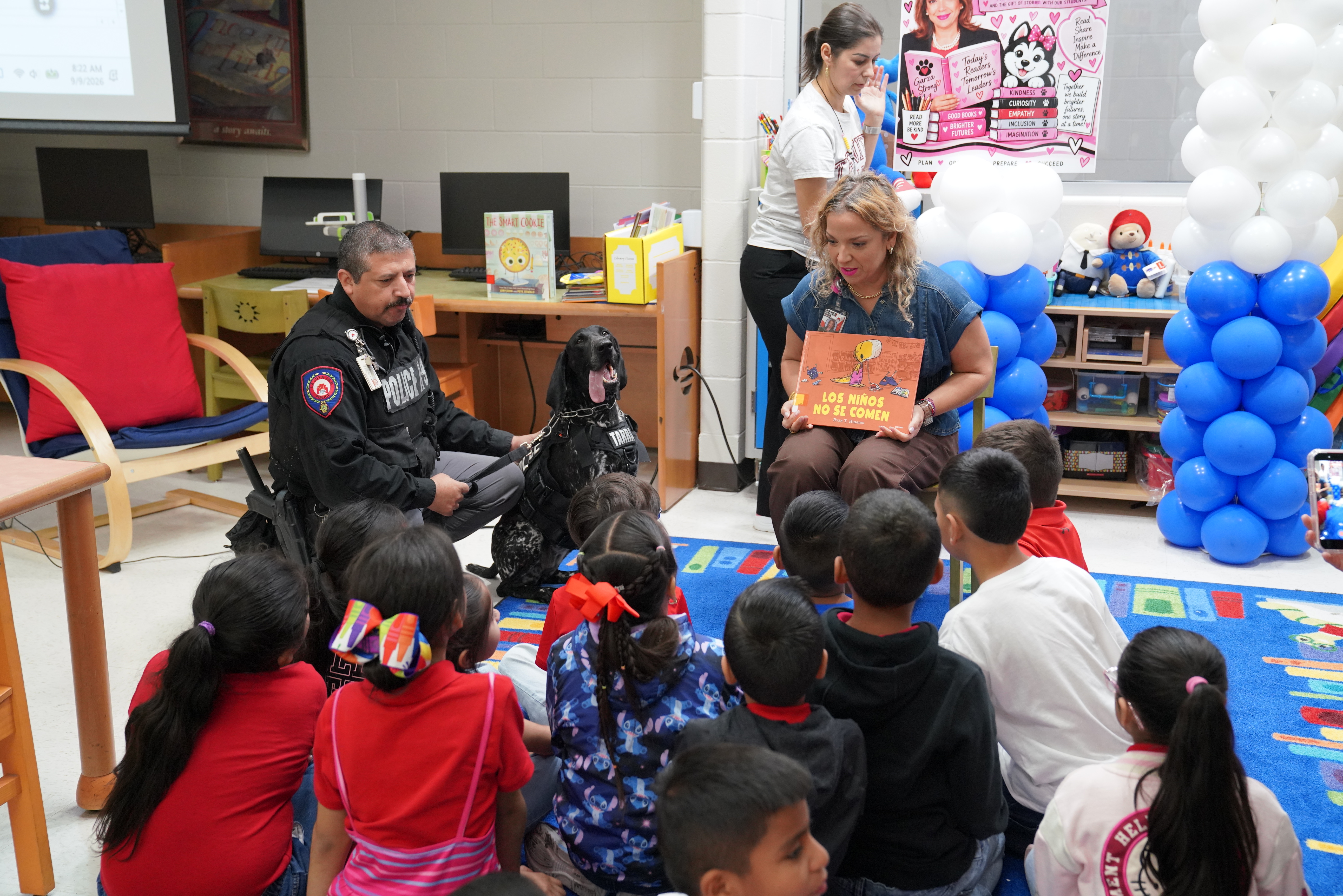📚🐾 The celebration of literacy continues at La Joya ISD!