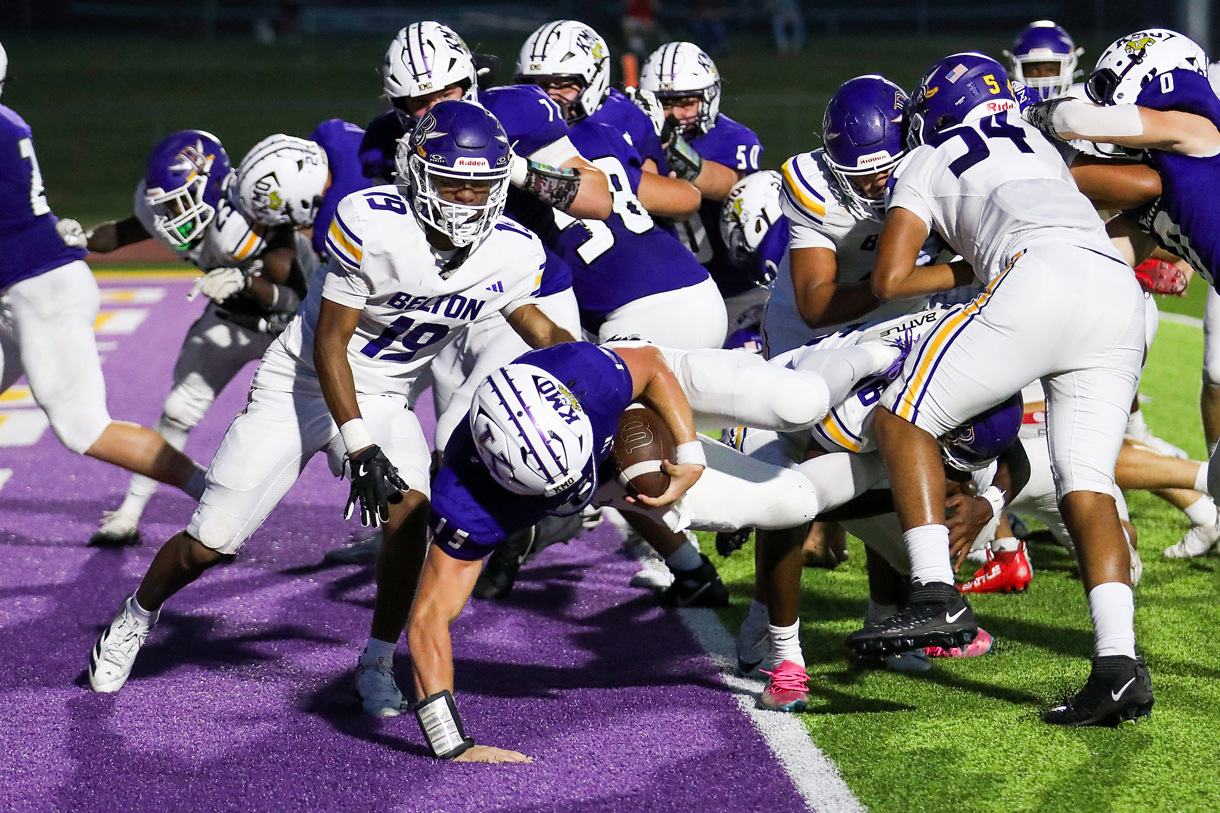 Bulldogs Start Football Season with 47-0 Win Over Belton