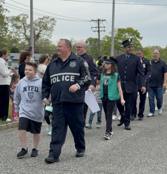 Wenonah Elementary Honors First Responders in Emotional Community Celebration