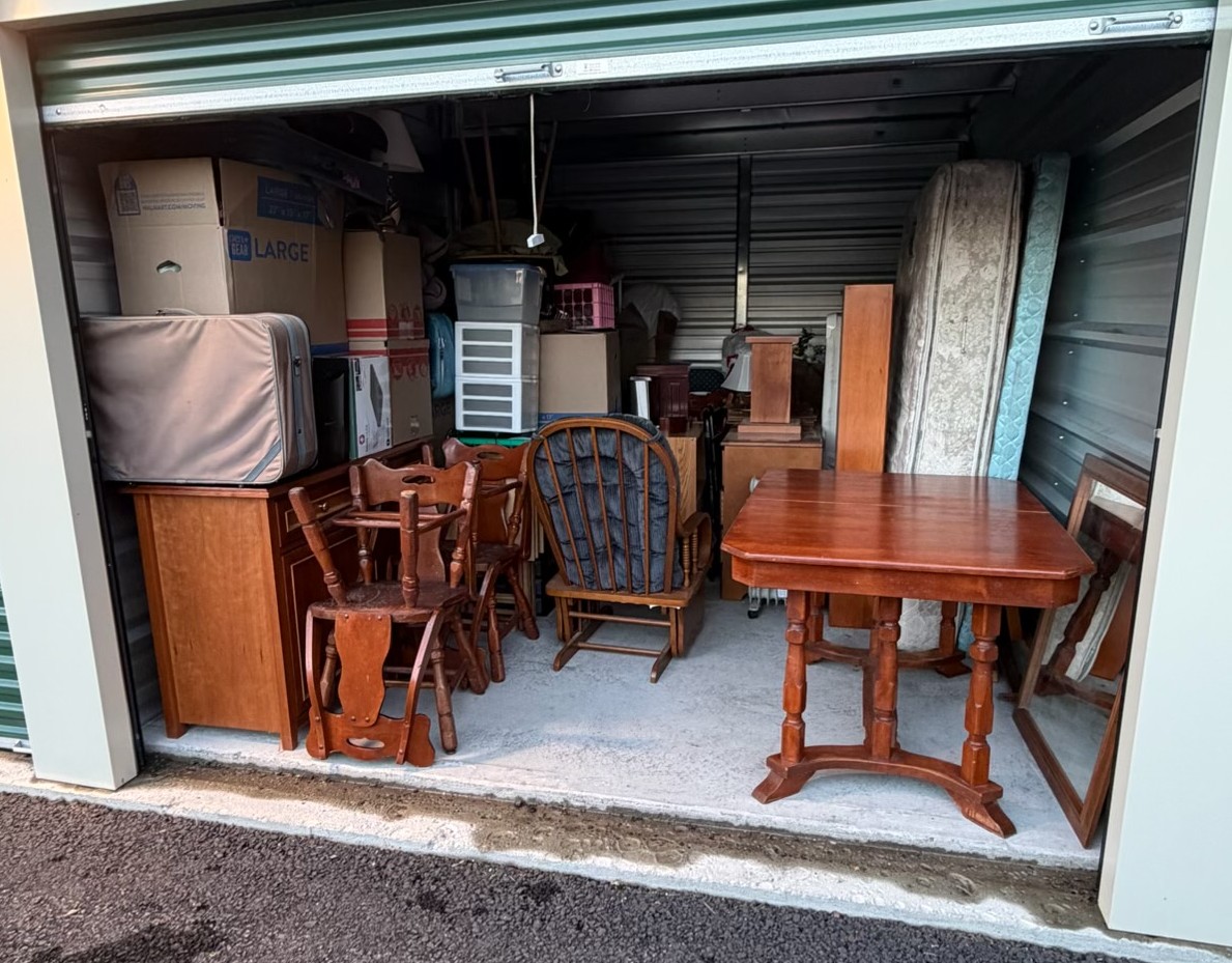 Household Items/Courtney's Closet 