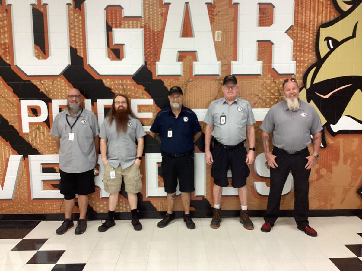 🌟 Unsung Heroes of Cougar Nation: Appreciating Our L.A. Ainger Custodians! 🌟