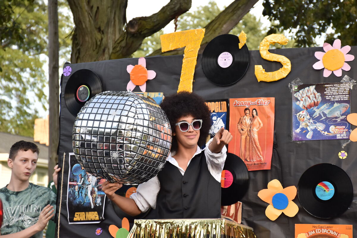 Class of '29 captures second straight homecoming float title