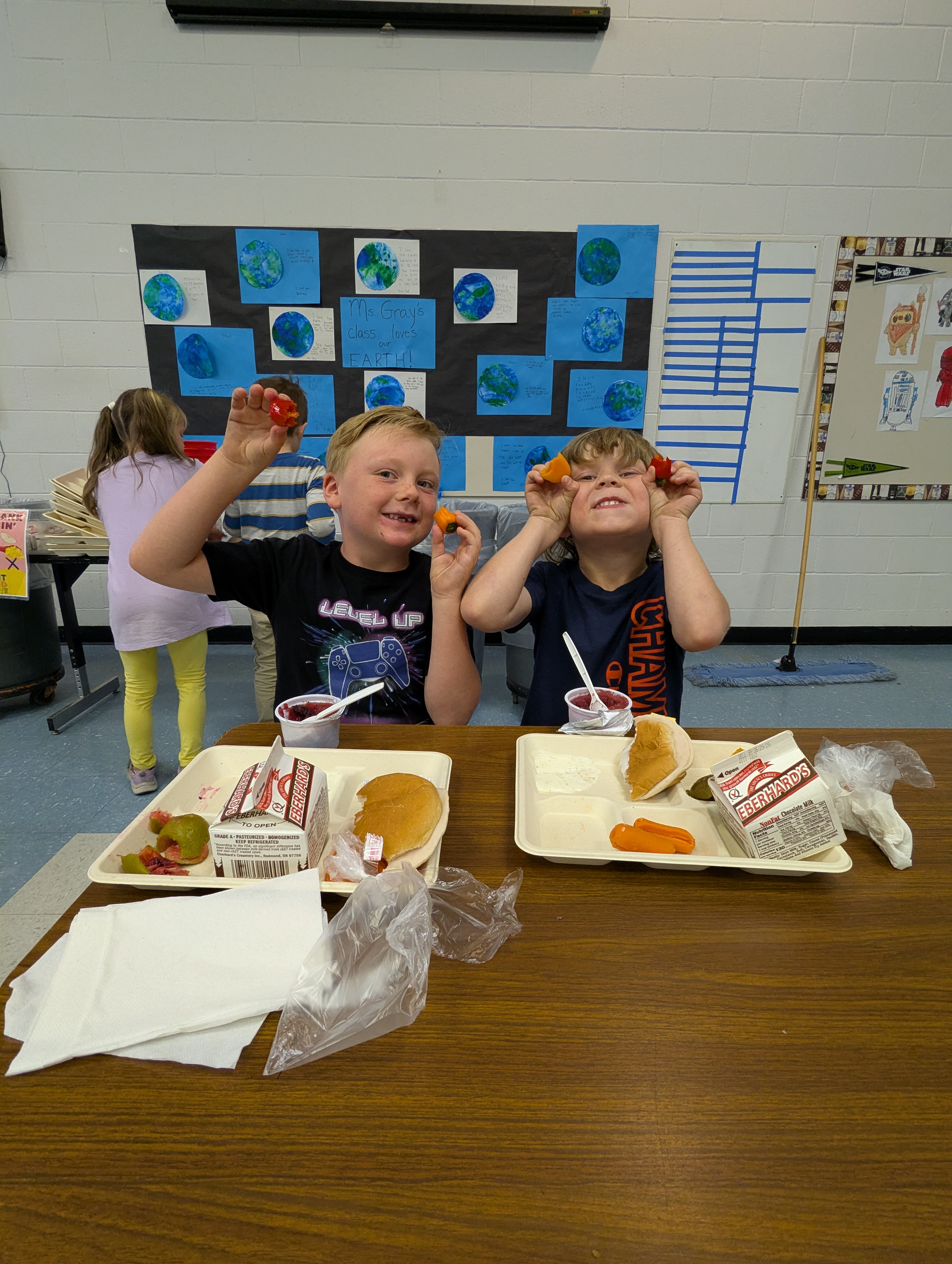 kids eating fruit