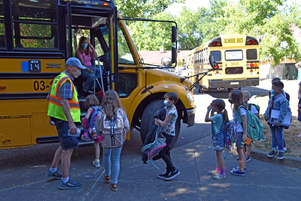 Bus Drivers Needed, Apply Today!