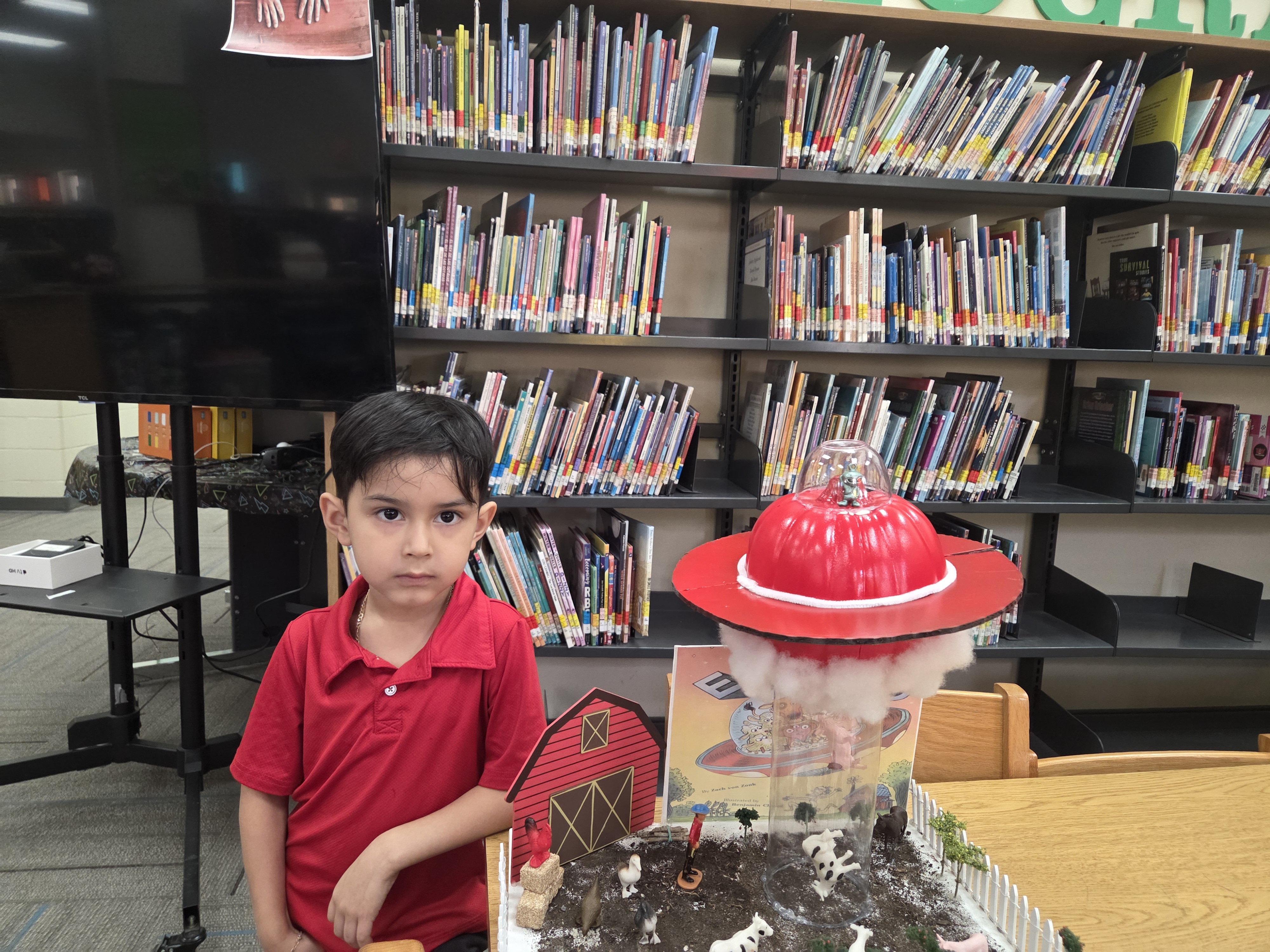📚🎃 Reading Gets a Pumpkin Makeover at Gonzalez Elementary!