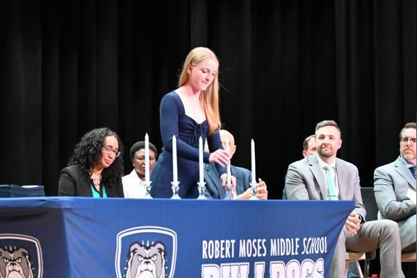 Robert Moses Welcomes Newest Members Into NJHS