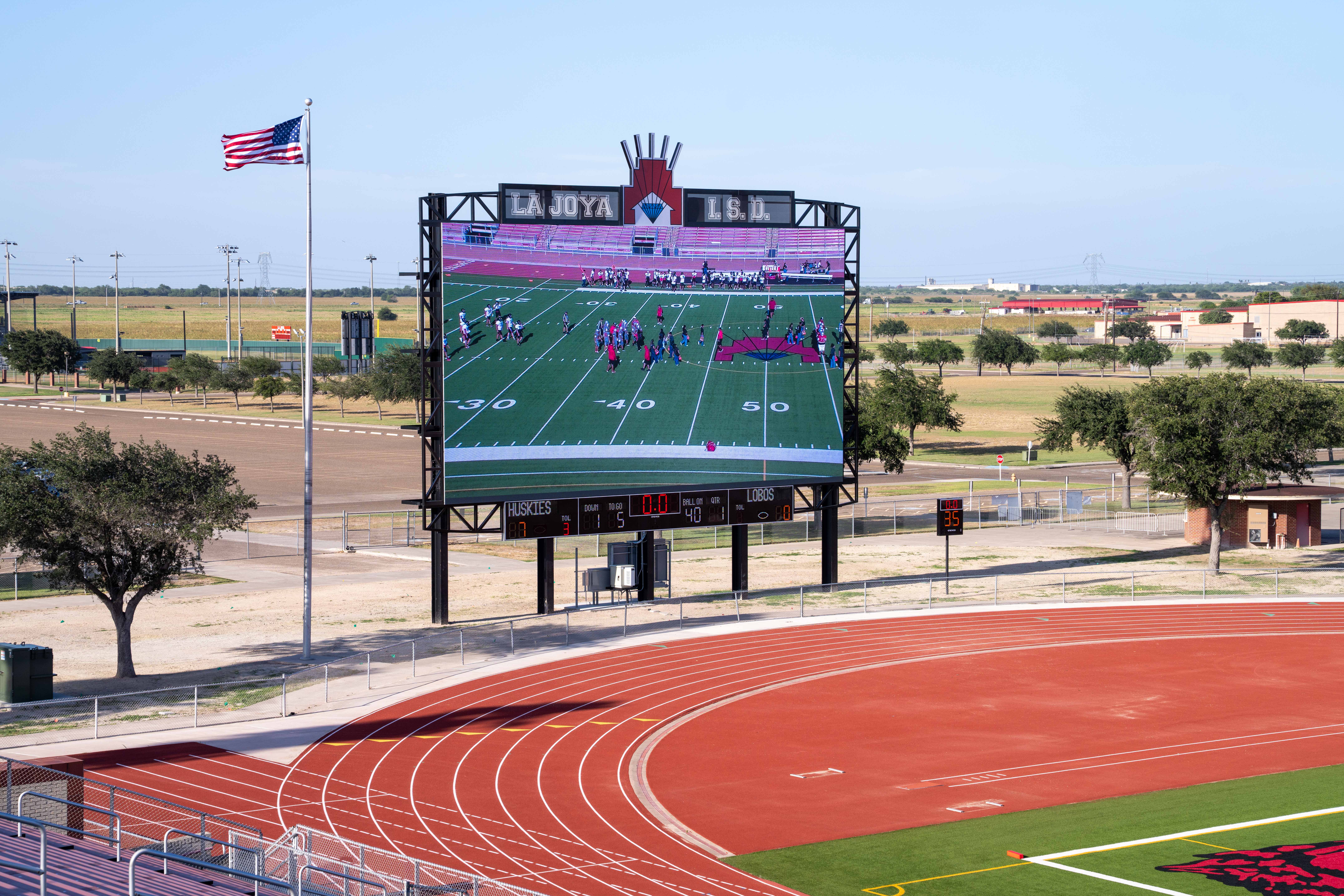 🏟️✨ BIG screen. BIG energy. BIG La Joya ISD pride!