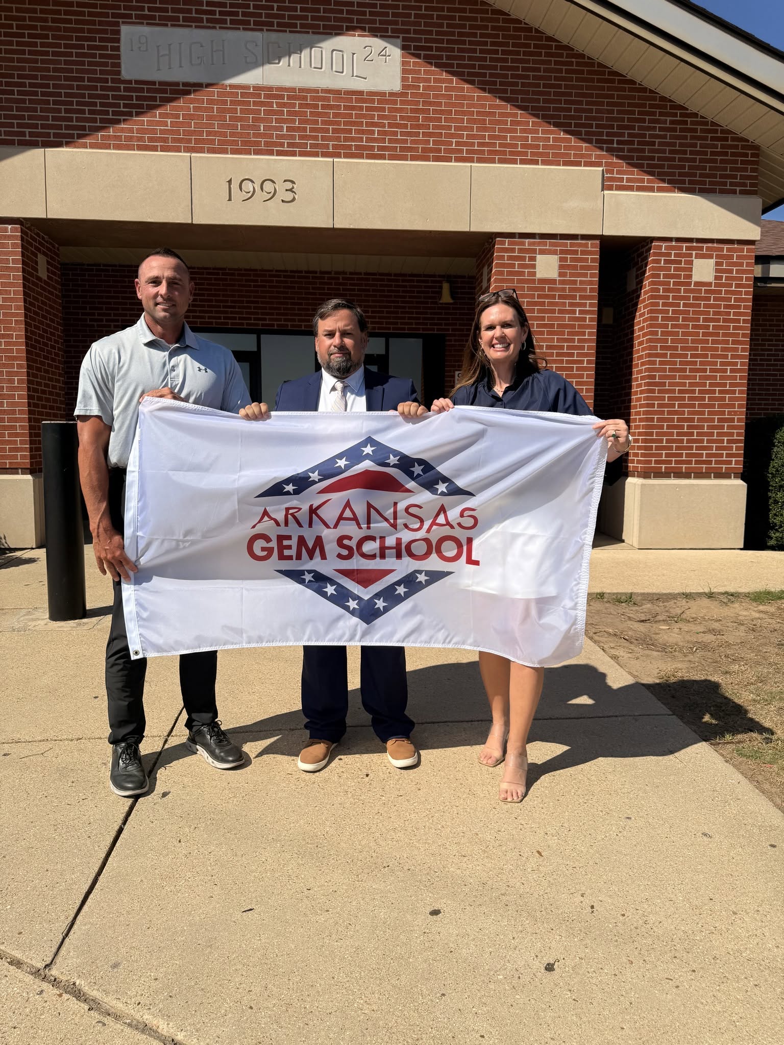 Governor Sarah Huckabee Sanders Visits SHS to Celebrate Arkansas GEM School Honors