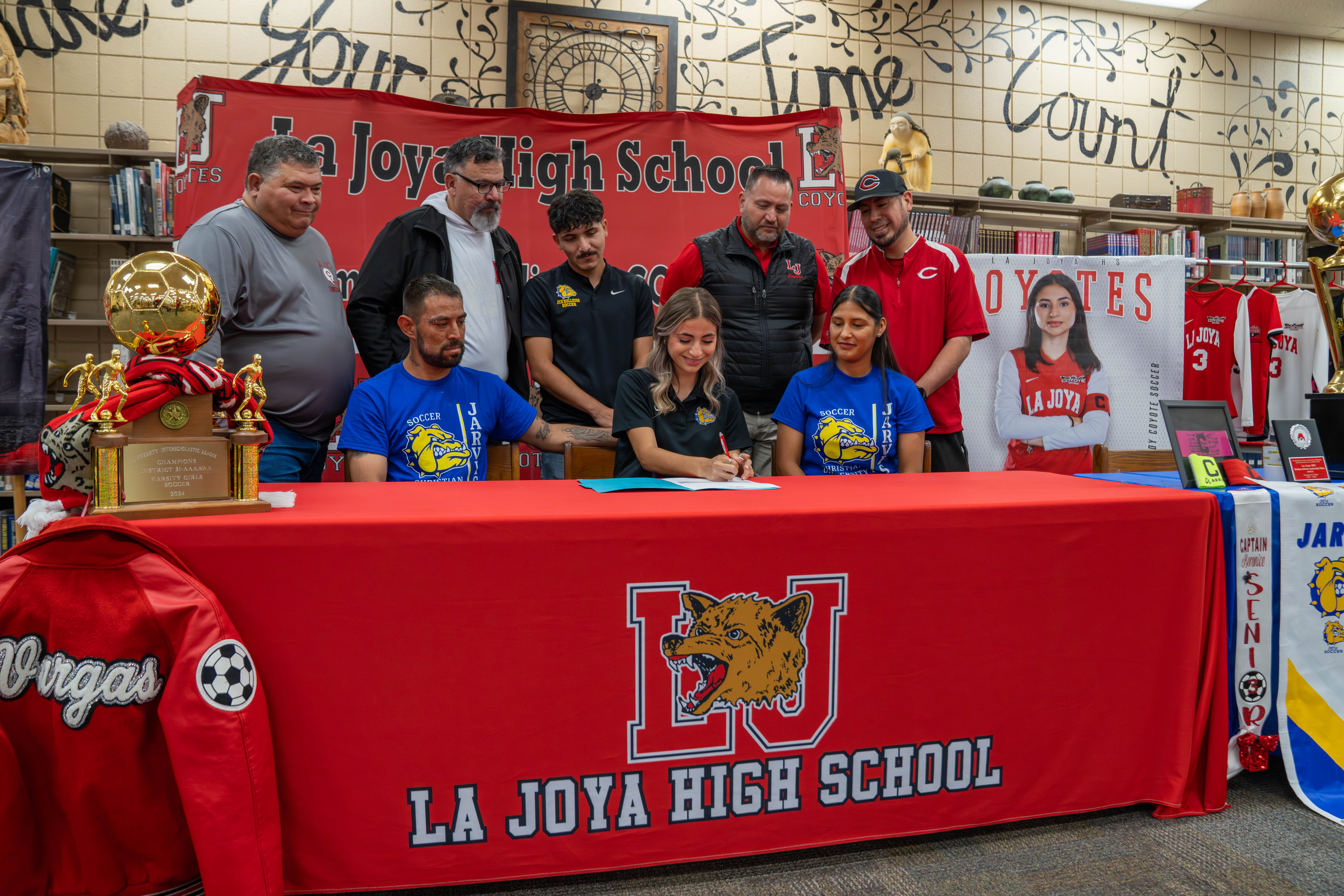 La Joya High School Senior Berenice Vargas Signs with Jarvis Christian University